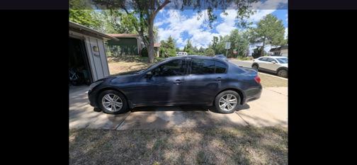 2011 INFINITI G37x Base