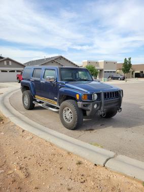 Blue 2007 Hummer H3 Base