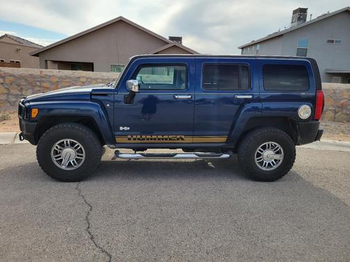 Blue 2007 Hummer H3 Base