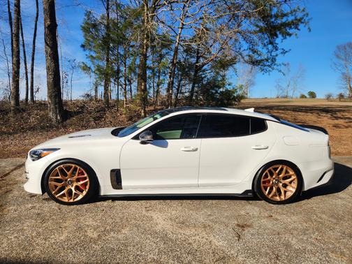 2022 Kia Stinger GT1