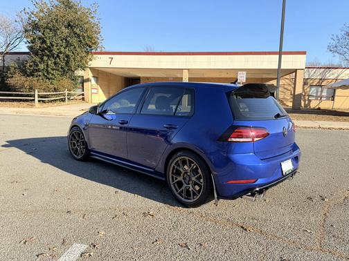 Blue 2019 Volkswagen Golf R 4-Door w/DCC & Navigation