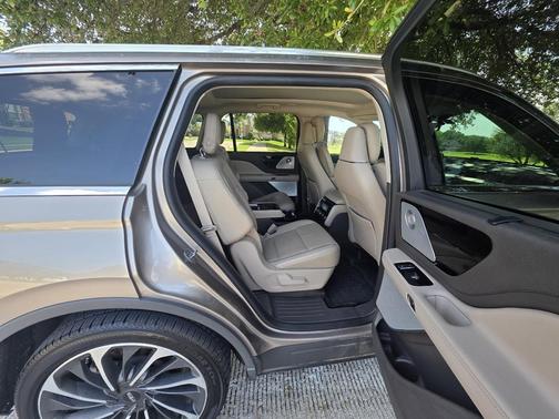 Gold 2020 Lincoln Aviator Reserve AWD