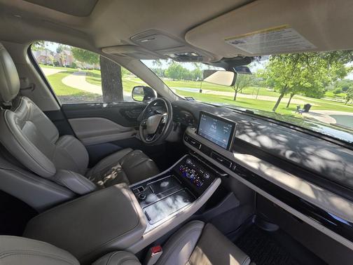 Gold 2020 Lincoln Aviator Reserve AWD
