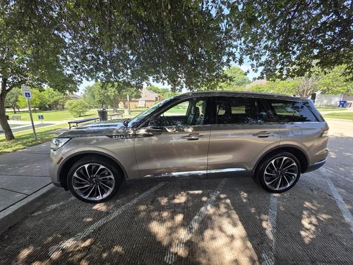 Gold 2020 Lincoln Aviator Reserve AWD