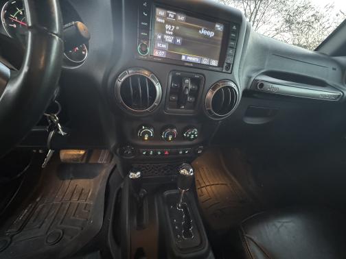 2018 Jeep Wrangler JK Unlimited Sahara