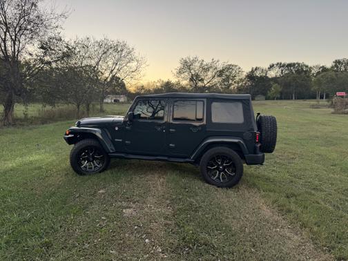 2018 Jeep Wrangler JK Unlimited Sahara