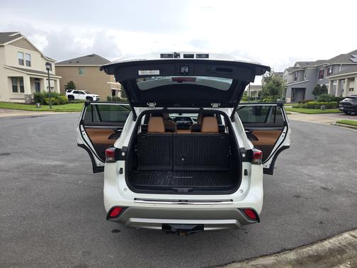 2020 Toyota Highlander Hybrid Platinum