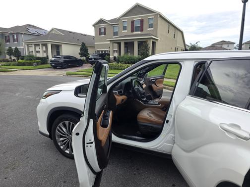 2020 Toyota Highlander Hybrid Platinum
