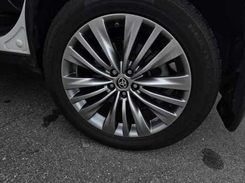 2020 Toyota Highlander Hybrid Platinum
