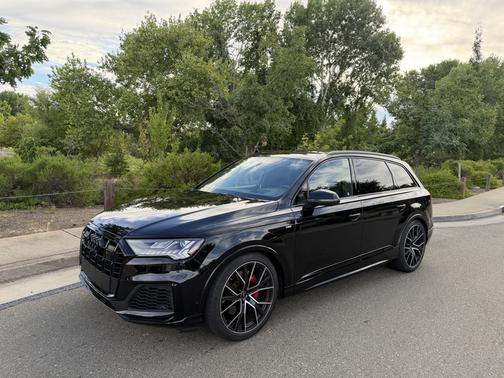 Black 2024 Audi Q7 55 Prestige
