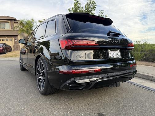Black 2024 Audi Q7 55 Prestige