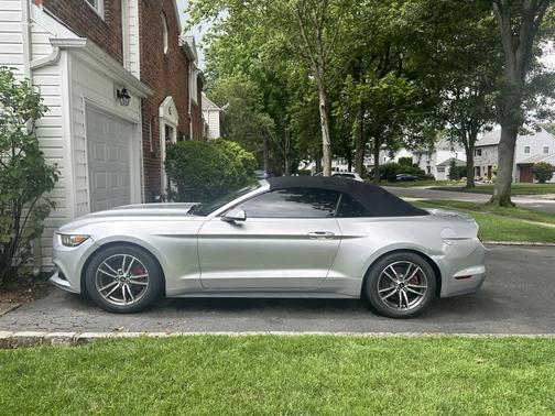 2017 Ford Mustang EcoBoost Premium