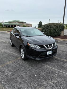 Black 2017 Nissan Rogue Sport SV