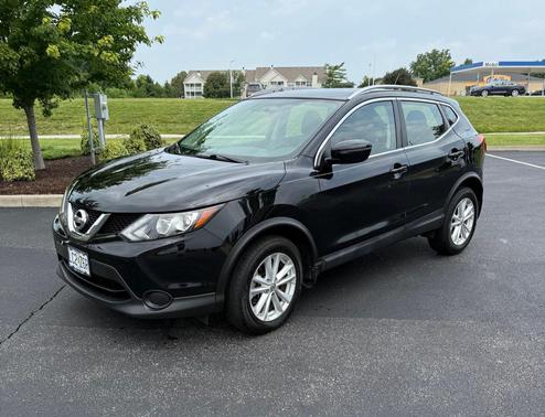 Black 2017 Nissan Rogue Sport SV