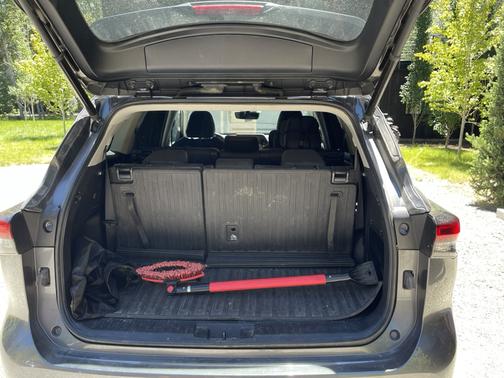 Gray 2021 Toyota Highlander XLE