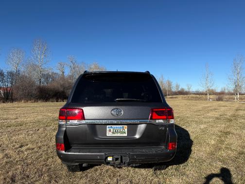 2018 Toyota Land Cruiser Base