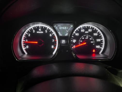Black 2015 Nissan Versa 1.6 SV