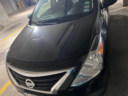 Black 2015 Nissan Versa 1.6 SV