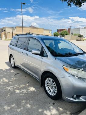 Silver 2013 Toyota Sienna XLE