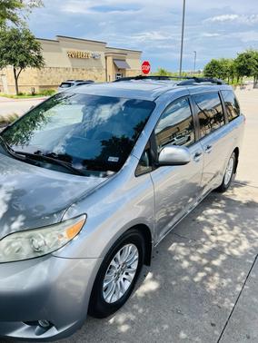 Silver 2013 Toyota Sienna XLE