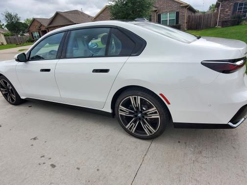 2025 BMW 740 i xDrive