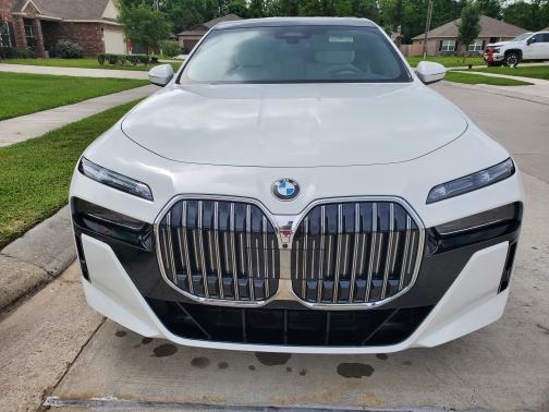 2025 BMW 740 i xDrive
