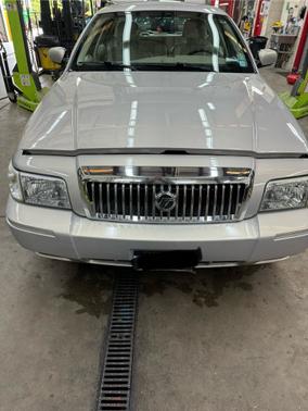 2010 Mercury Grand Marquis LS
