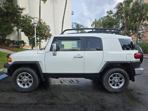 2013 Toyota FJ Cruiser Base