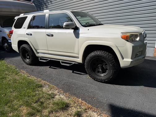 White 2010 Toyota 4Runner SR5