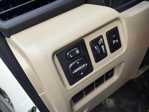 White 2010 Toyota 4Runner SR5