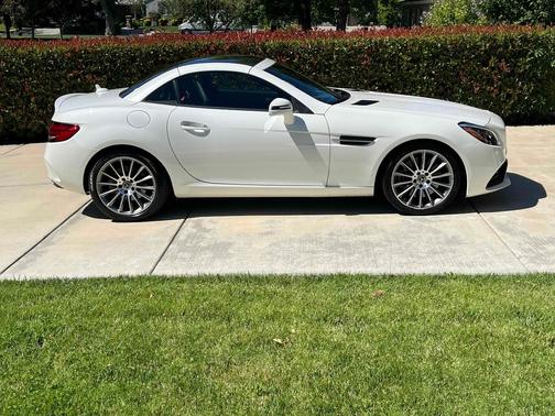 White 2018 Mercedes-Benz SLC 300 Base