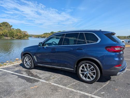Blue 2021 BMW X5 sDrive40i