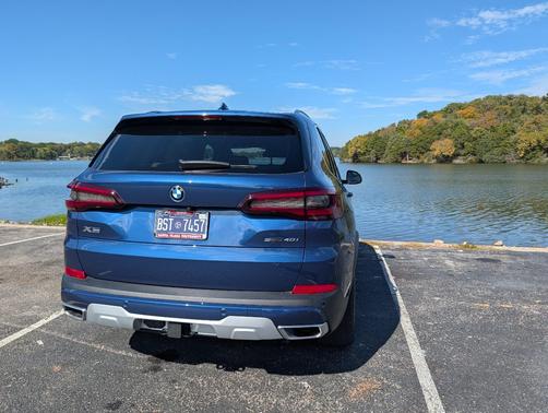 Blue 2021 BMW X5 sDrive40i