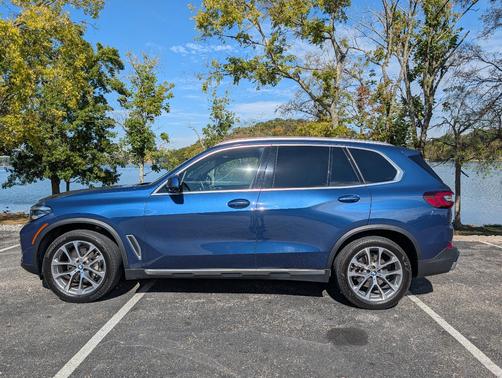 Blue 2021 BMW X5 sDrive40i