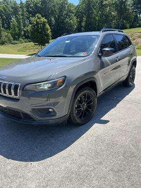 Gray 2022 Jeep Cherokee Latitude Lux
