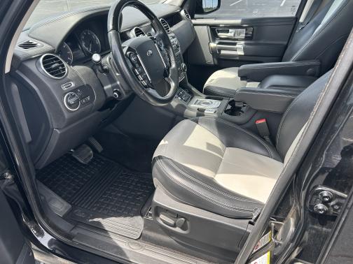 2015 Land Rover LR4 Lux