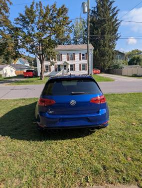 2017 Volkswagen Golf R 4-Door w/DCC & Navigation