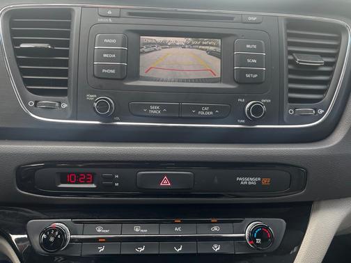 2016 Kia Sedona L