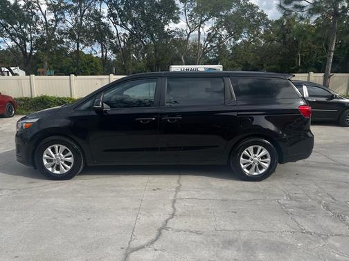 2016 Kia Sedona L