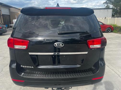 2016 Kia Sedona L