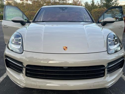 2023 Porsche Cayenne Cayenne Platinum Edition