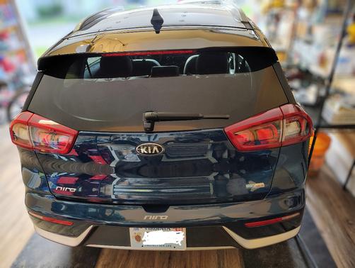 Blue 2017 Kia Niro EX