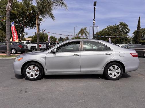 Silver 2007 Toyota Camry LE