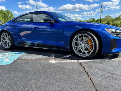 Blue 2022 Audi RS e-tron GT Base