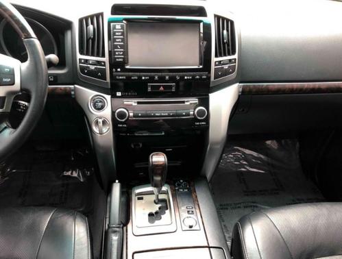 2013 Toyota Land Cruiser Base