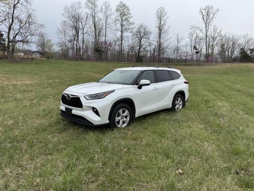 2022 Toyota Highlander LE