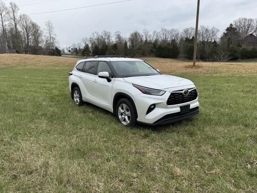 2022 Toyota Highlander LE