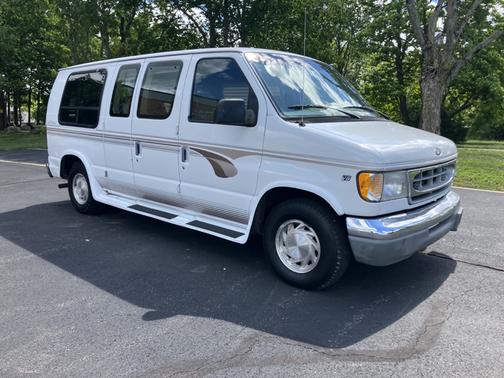 1998 Ford E150 Base