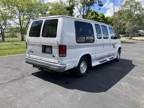 1998 Ford E150 Base