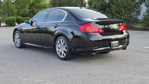 Black 2010 INFINITI G37 Journey
